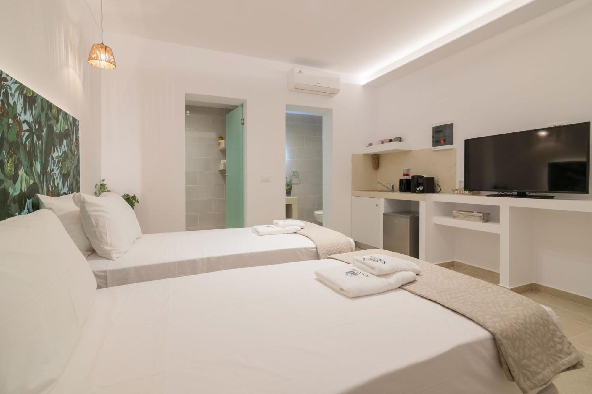 Suncourt Lux Rooms لاغاناس الغرفة الصورة