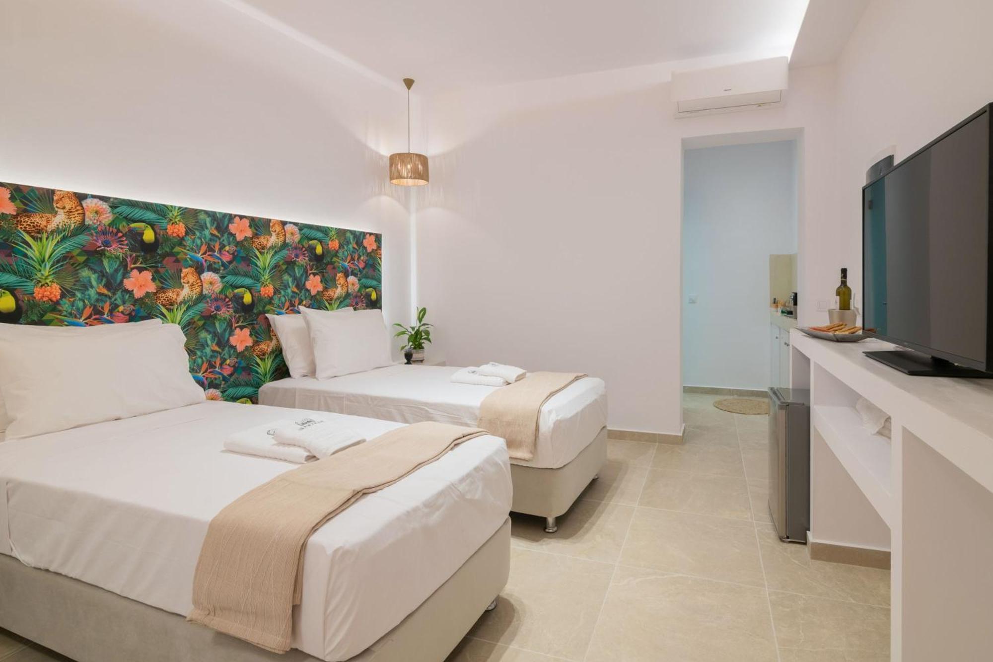 Suncourt Lux Rooms لاغاناس الغرفة الصورة